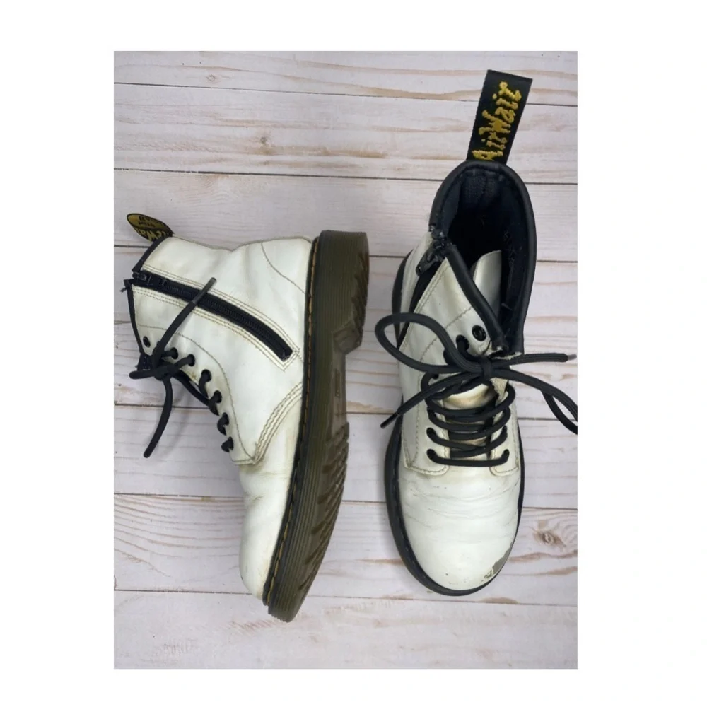 Dr. Martens White Classic Combat Boots Big Kids Sz 3